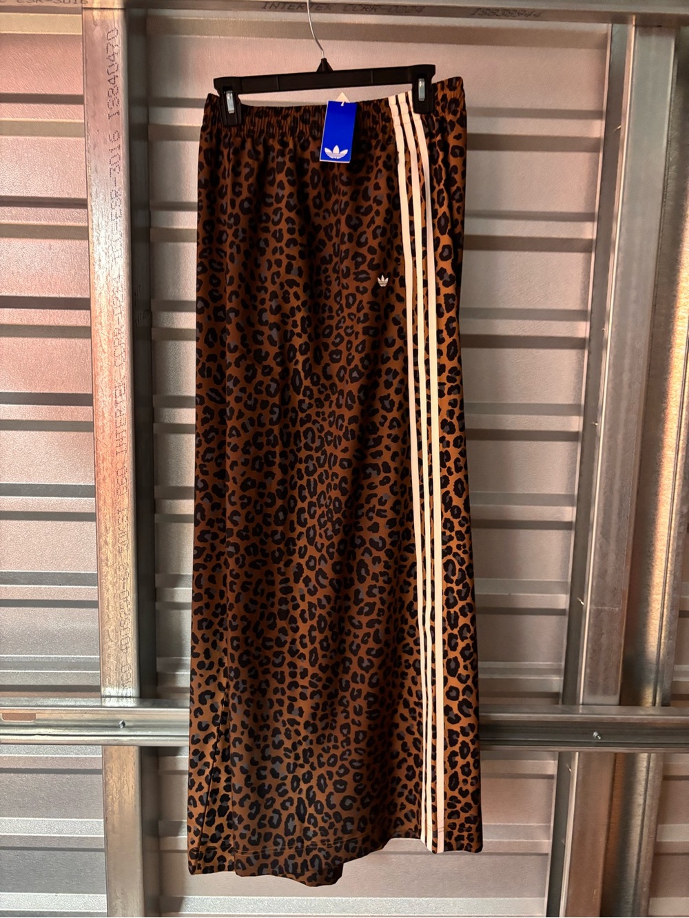 adidas Firebird Leopard Oversized Women's Track Pants Size XL JW7302 - Picture 6 of 6